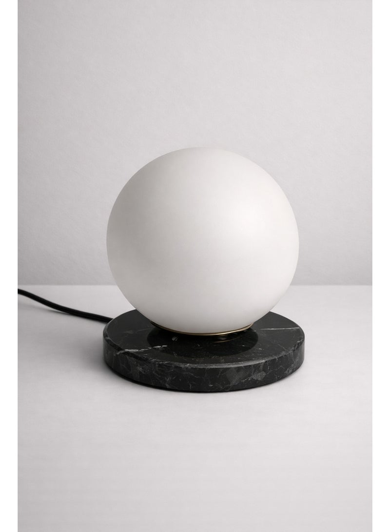 Cluc Marble Globo di vetro table lamp - black - Image 3